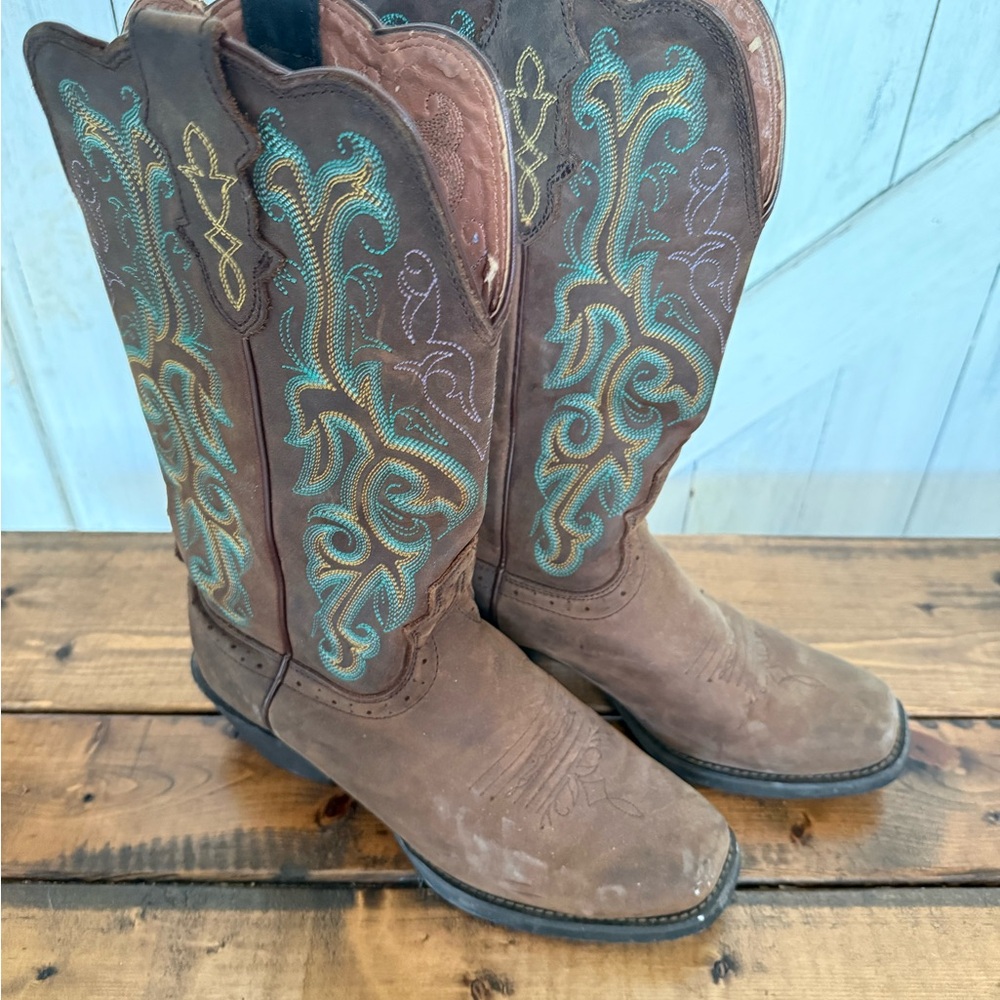 Justin brown Cowboy Boots with Turquoise Embroidery